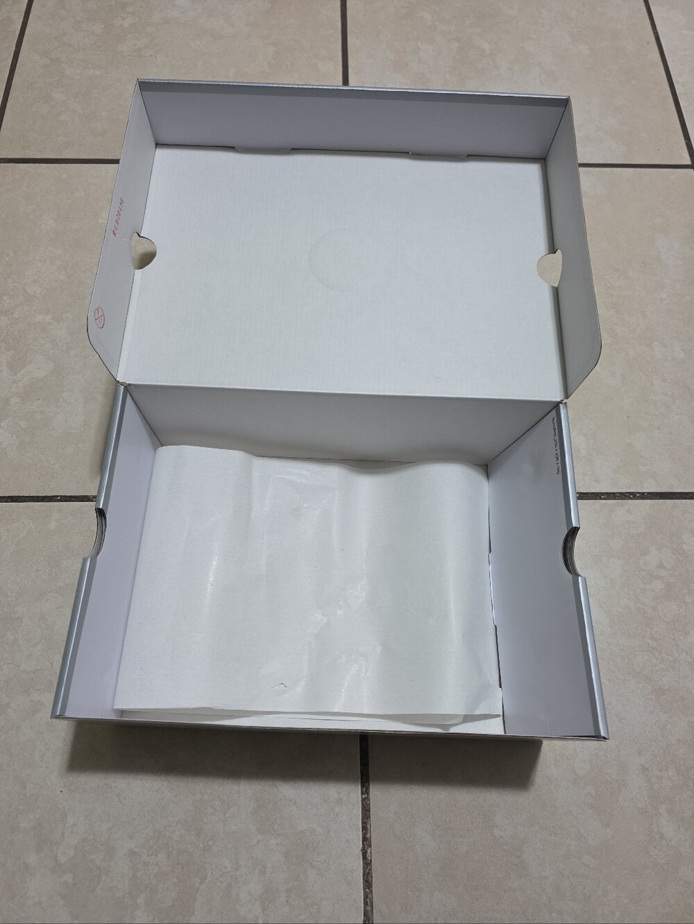 Empty Shoe Box - Picture 6 of 6